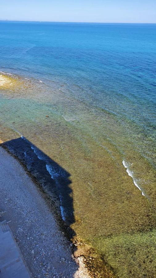 Sobre Las Olas Del Mar El Campello Esterno foto