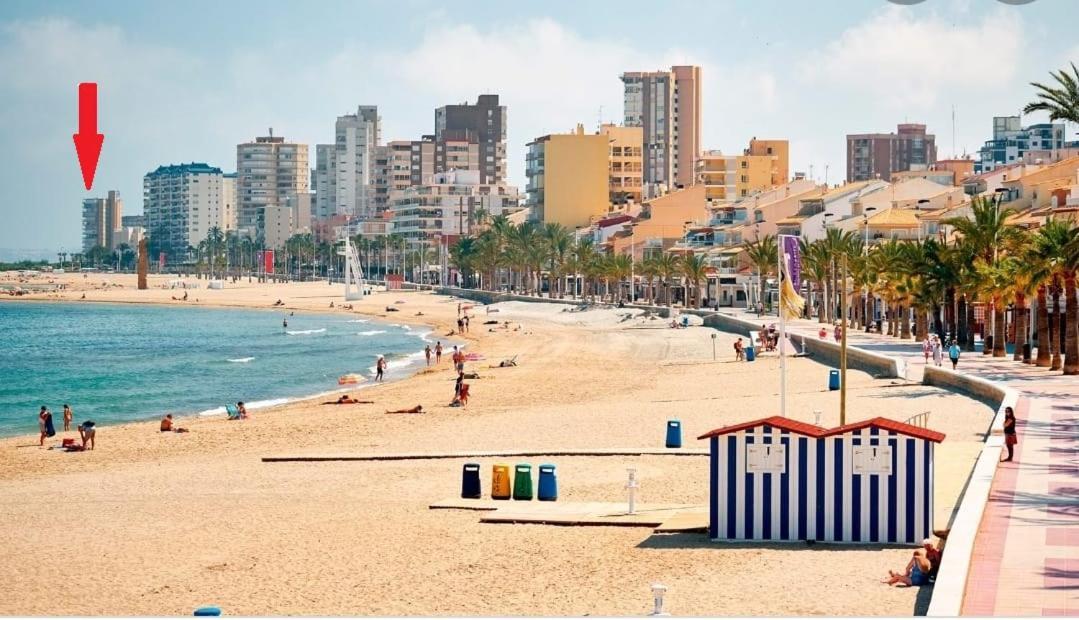 Sobre Las Olas Del Mar El Campello Esterno foto