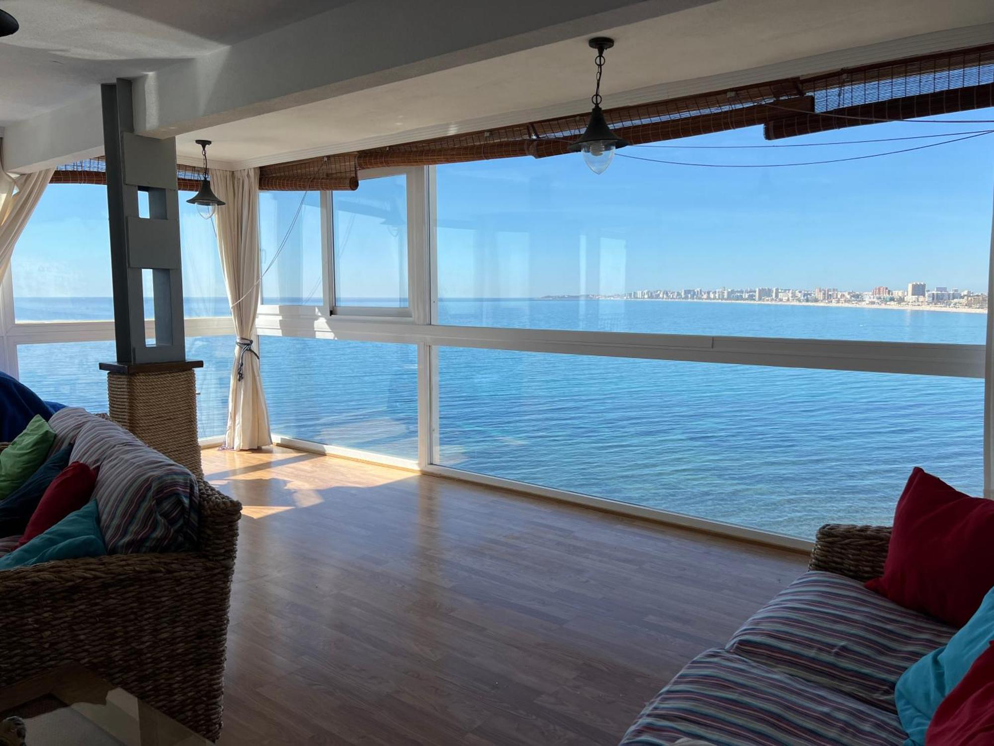 Sobre Las Olas Del Mar El Campello Esterno foto